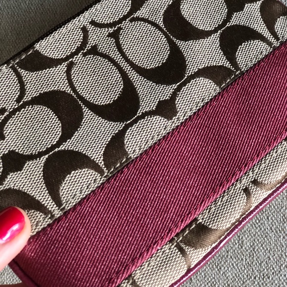 Coach wristlet - Picture 2 of 8